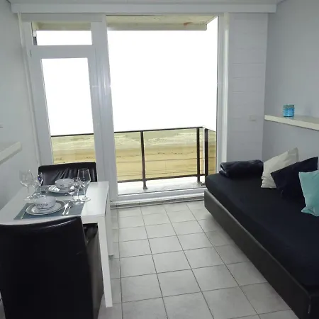 Modern Direct Seaview & Free Parking Apartment Ostende